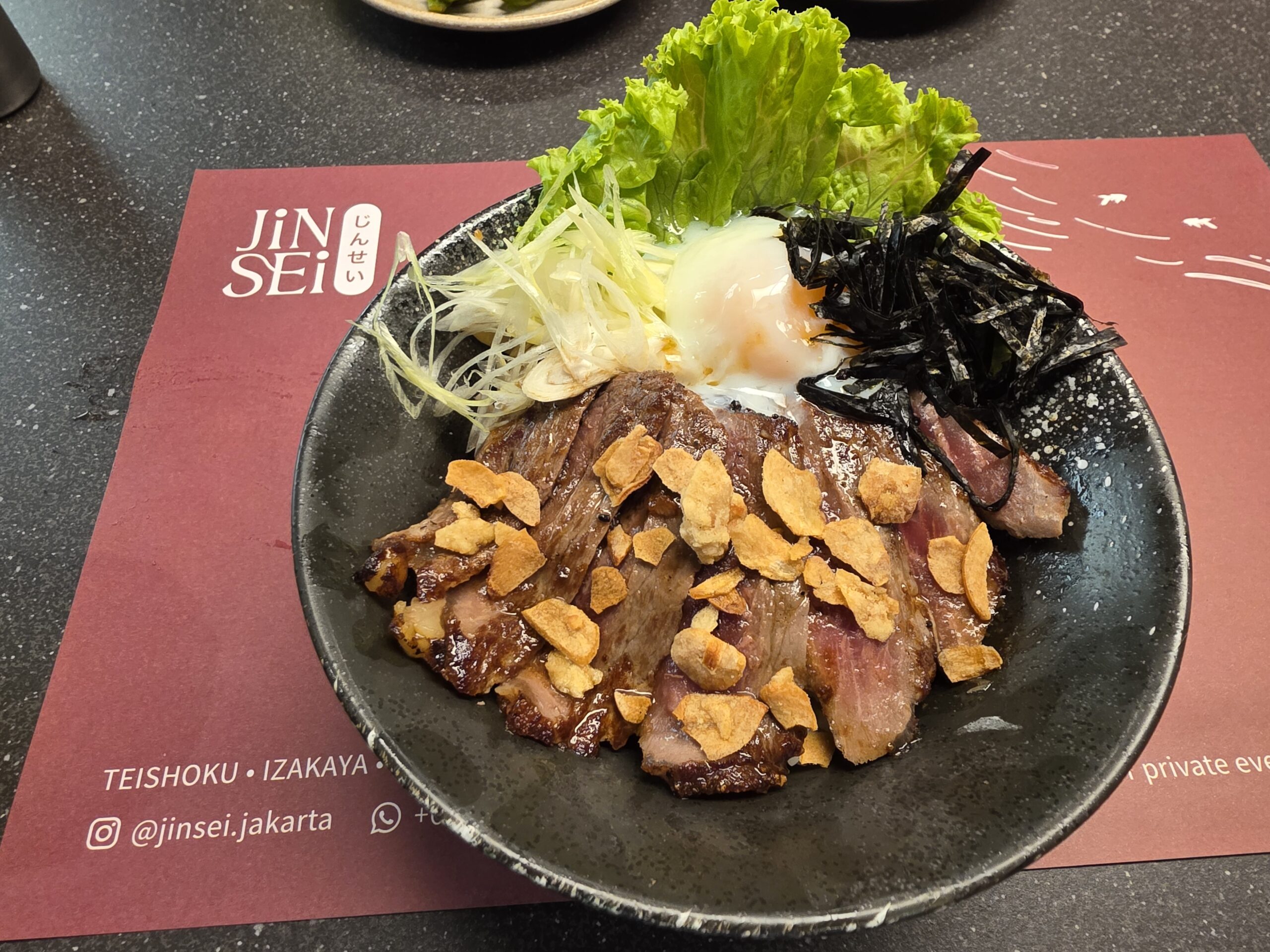 トリュフガーリックバター牛丼