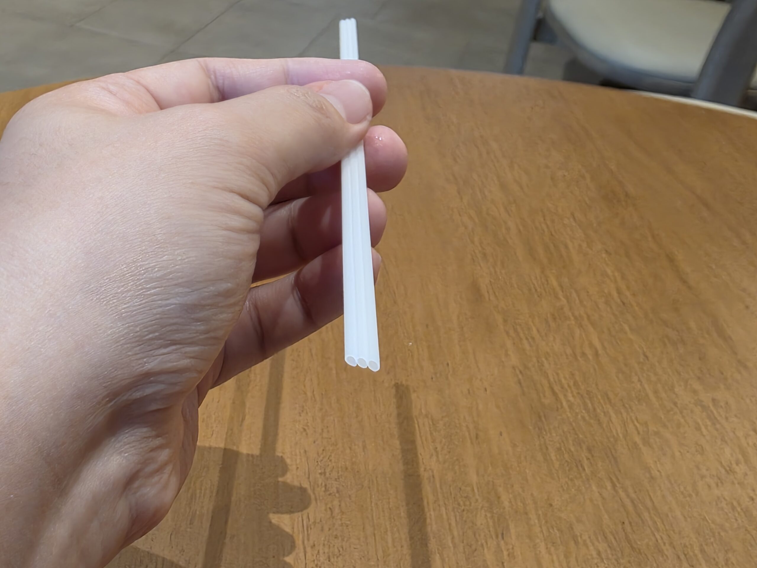飲み物に付いてきた３つ穴のストロー