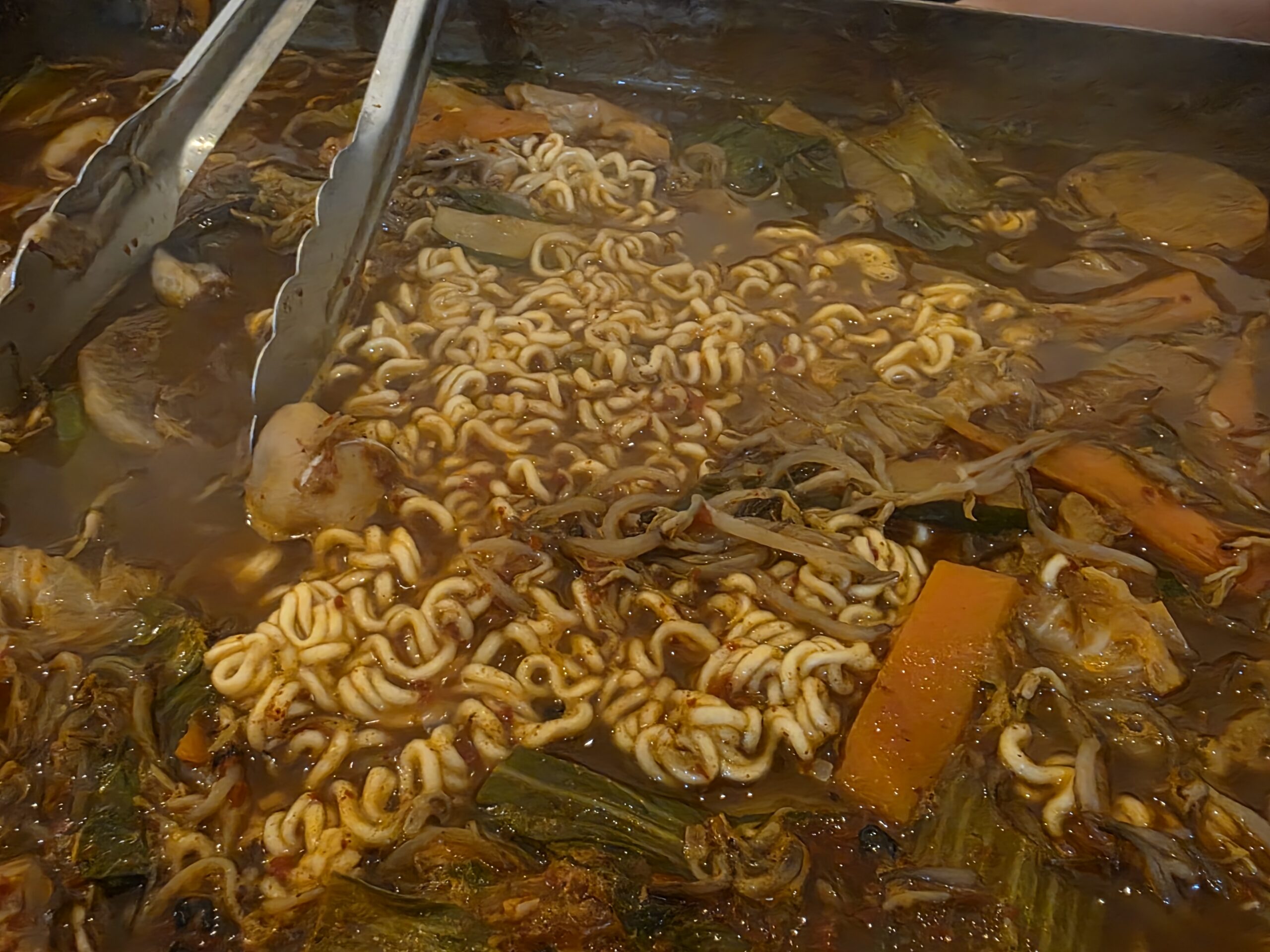 締めの麺もついてきます!