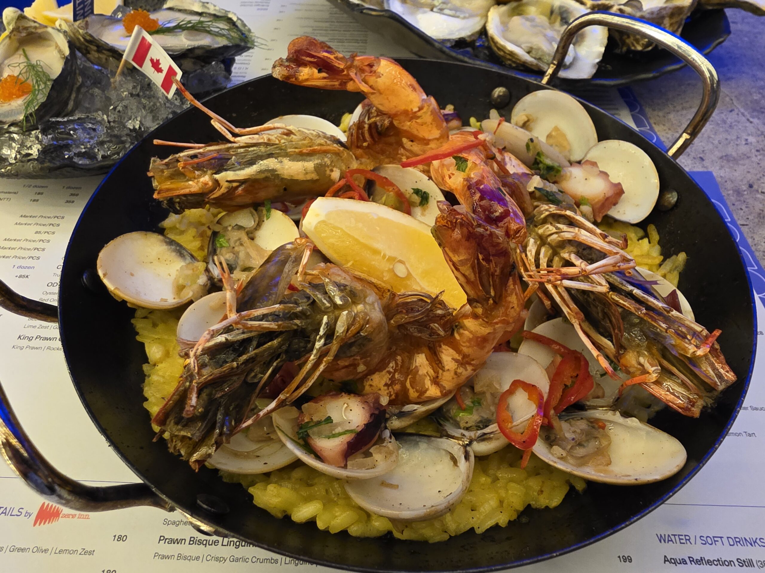 満足感が高いシーフード・パエリア!