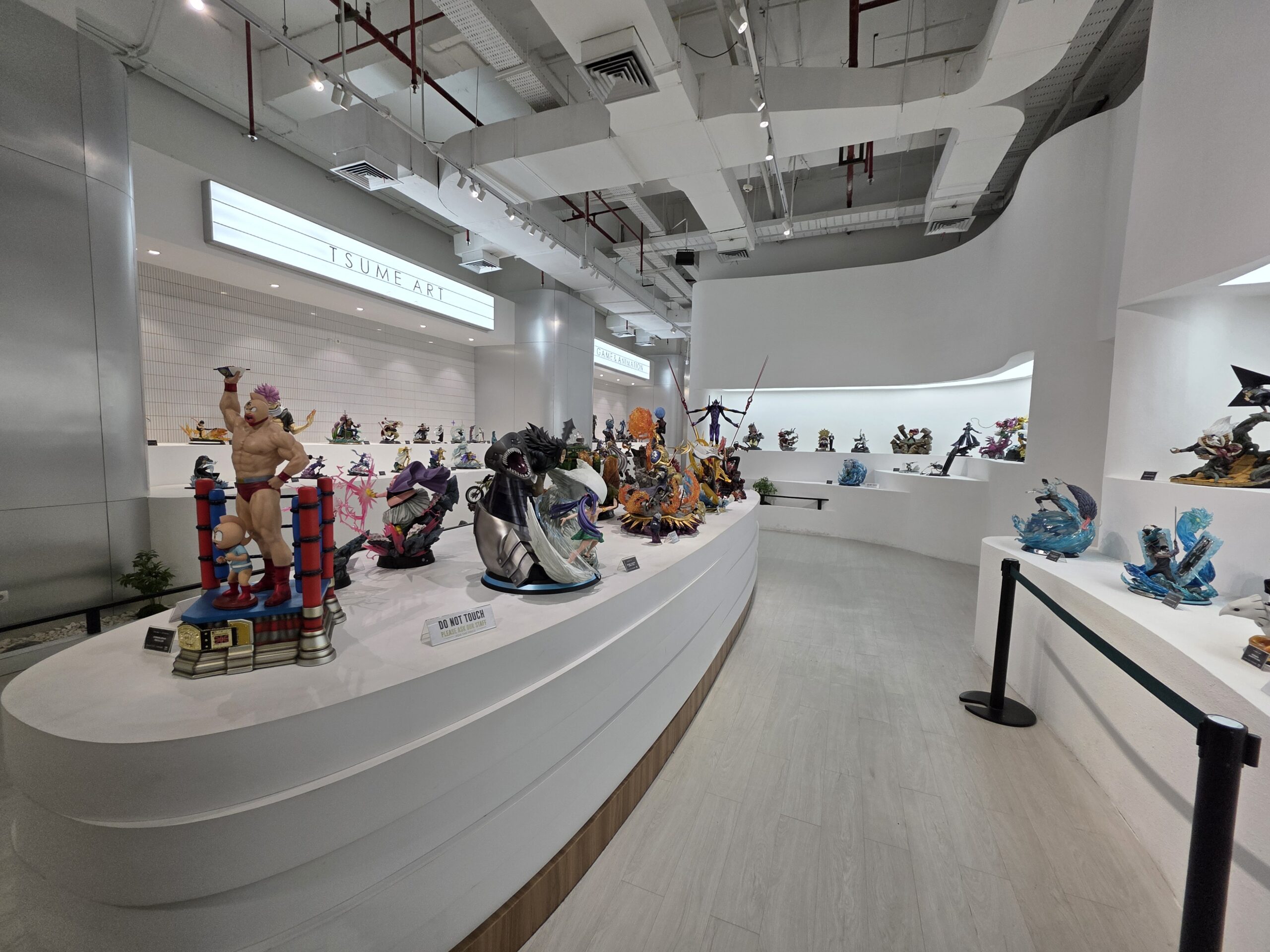 ずらーっとおなじみのキャラクターが並んでいます。