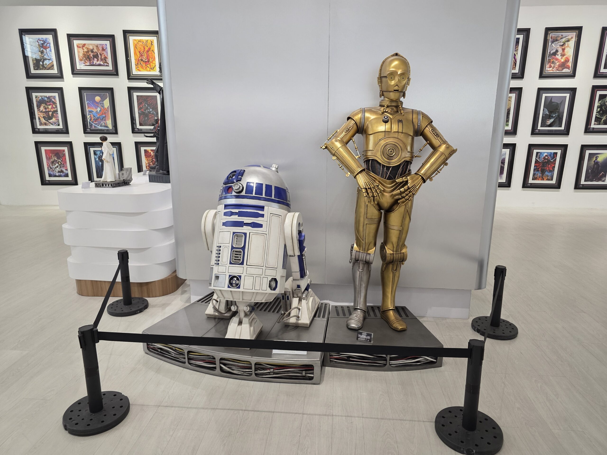 スターウォーズ等身大フィギュアの値段、えげつないです…