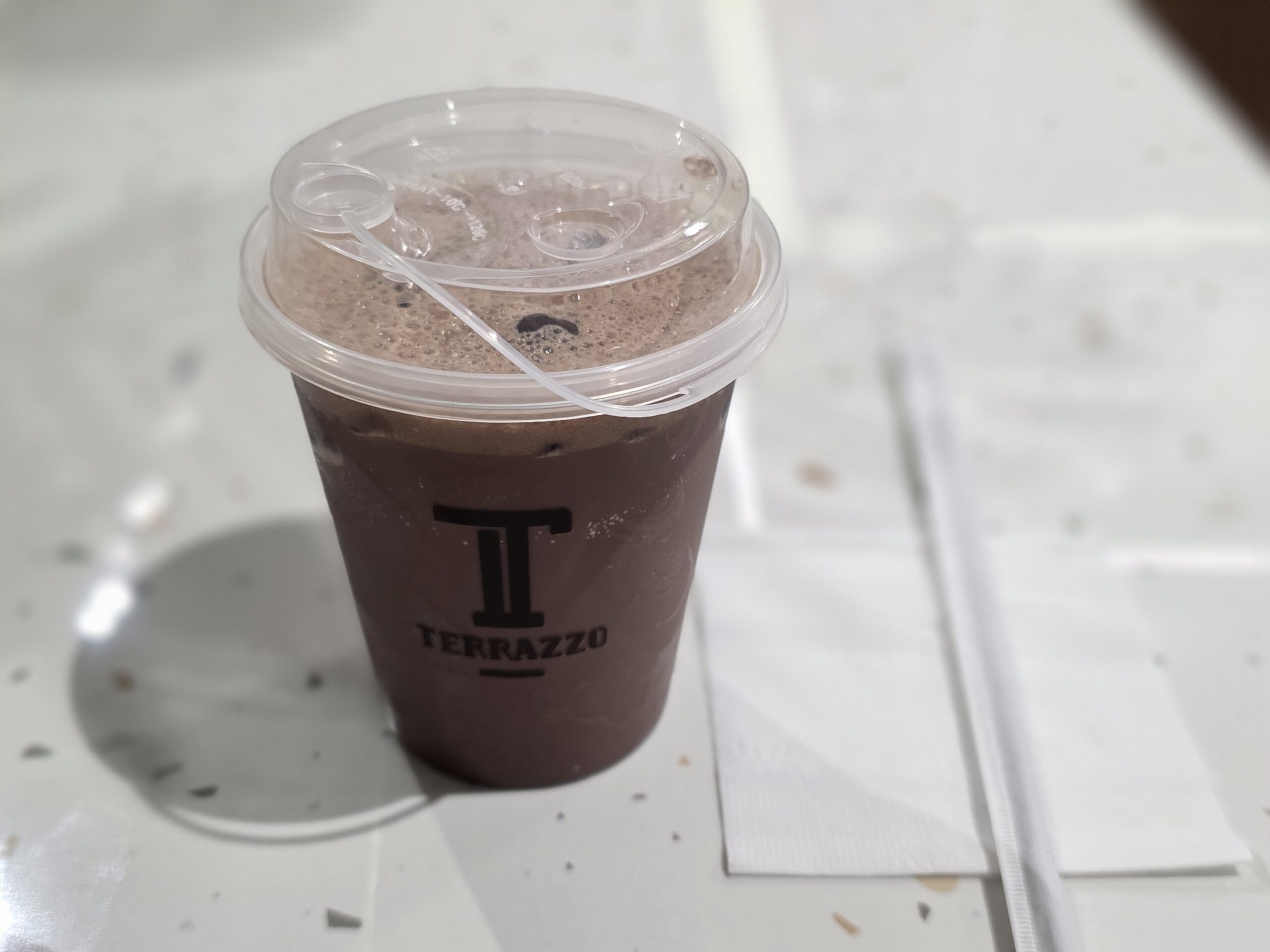 迷った末にPremium Chocolateとやらを注文しました。