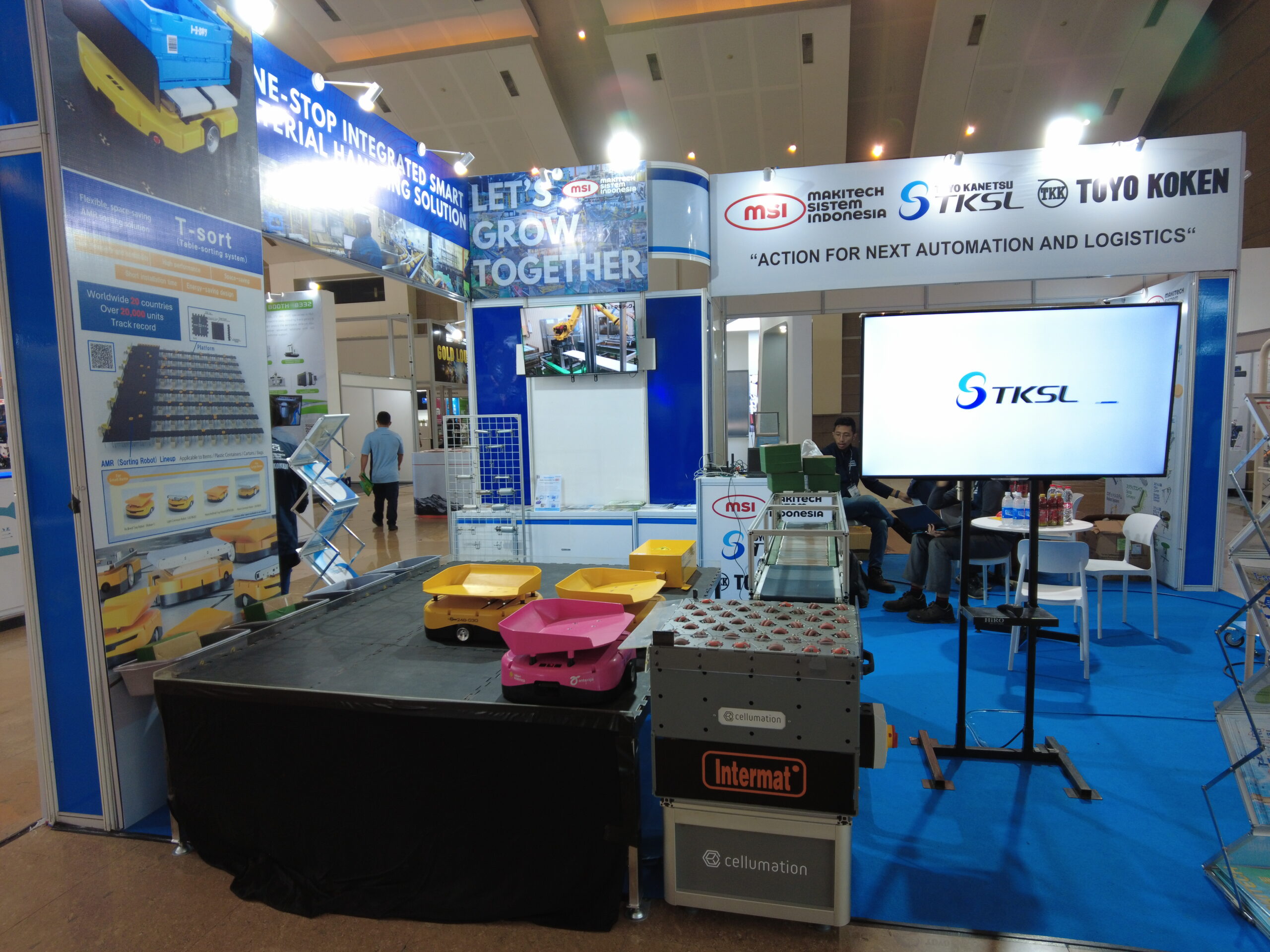 トーヨーカネツ株式会社さんの展示していたトレイロボット